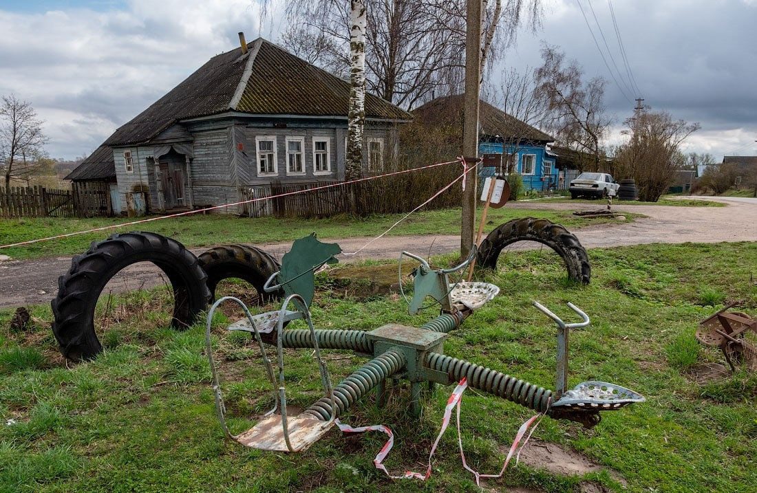 Уникальная детская площадка из старой сельхозтехники появилась в Тверской  области - Аграрная социальная сеть